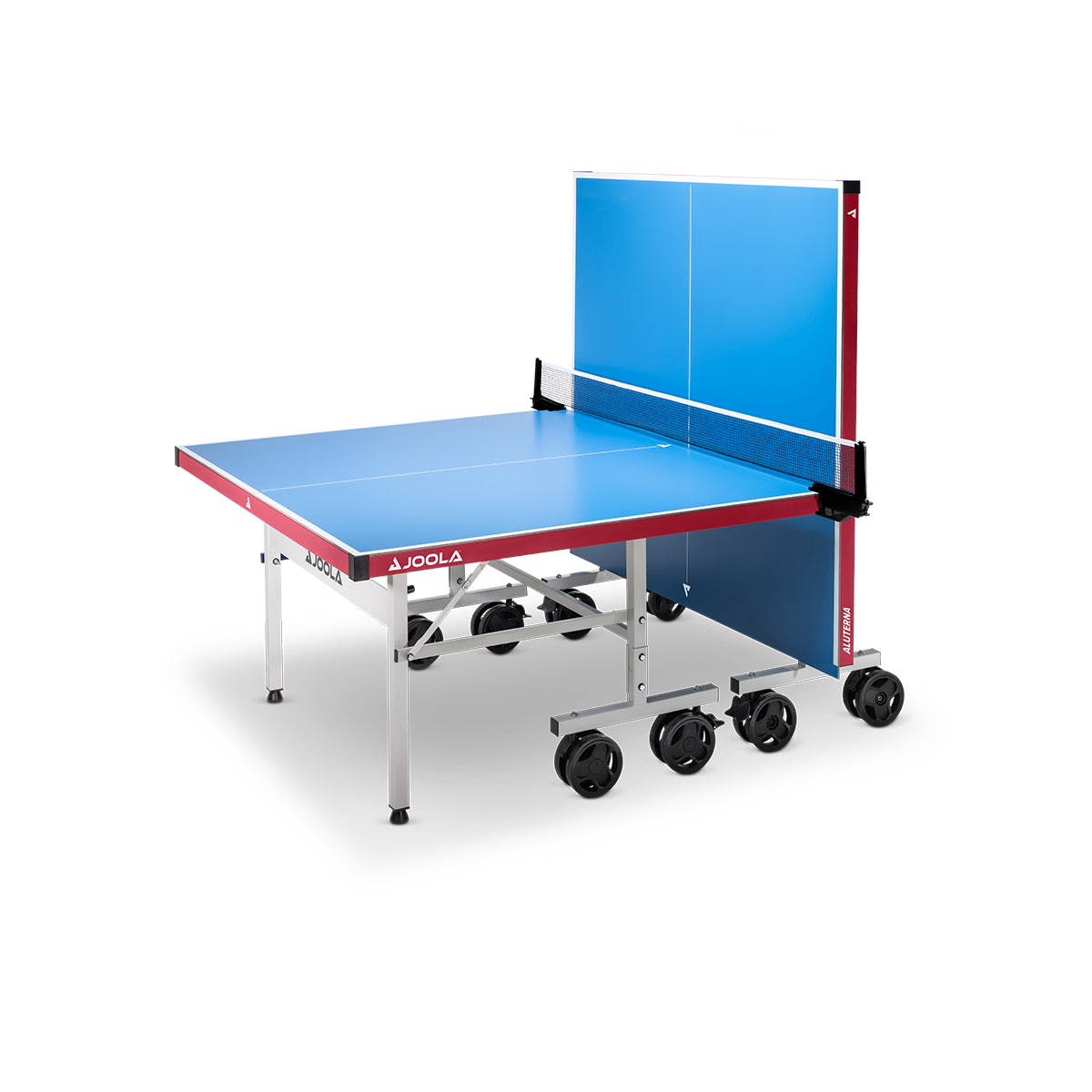 Blauer JOOLA Tischtennistisch mit zusammengeklappter Spielfeldhälfte und schwarzen Rollen.