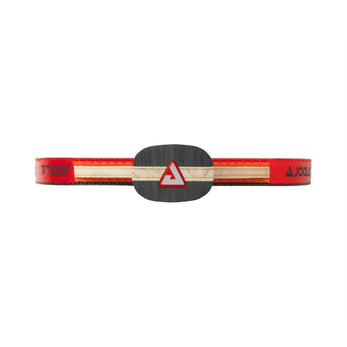 Rot-schwarzer JOOLA Tischtennis-Schlägergriff mit mittigem Logo auf weißem Hintergrund.